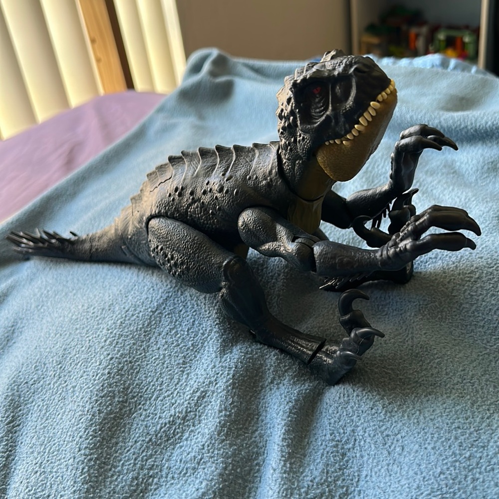 Mattel Jurassic World Toys Camp Cretaceous Slash 'N Battle